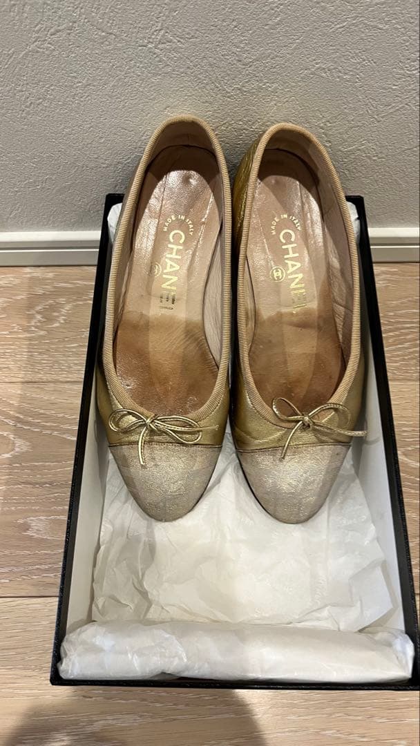 CHANEL ゴールドバレエシューズ