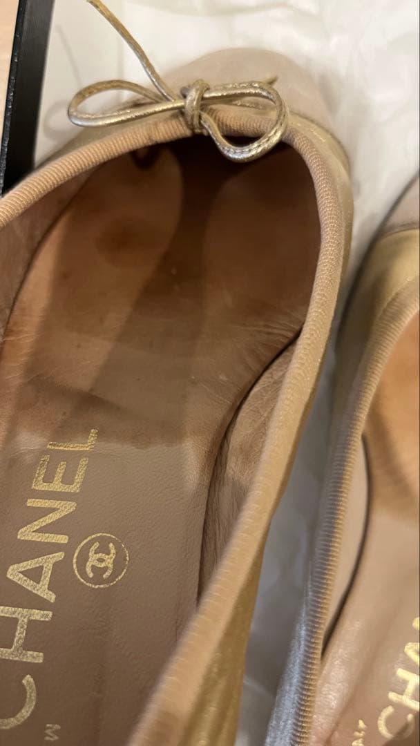 CHANEL ゴールドバレエシューズ