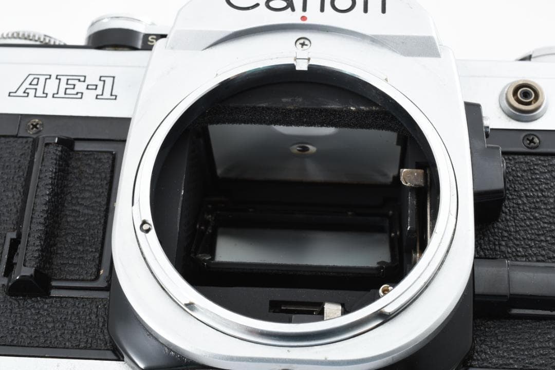 超美品 キャノン AE-1 シルバー　フィルムカメラ モルト新品交換済 B424