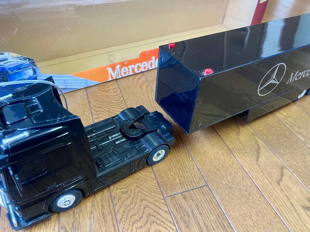Mercedes-Benz Actros ラジコン トレーラー