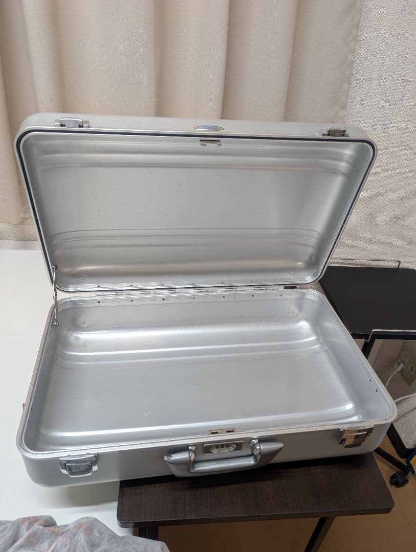 ゼロハリバートン × ハッセルブラッド