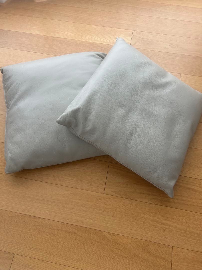 B&B Italiaライトグレー本皮革 クッション 2個セット