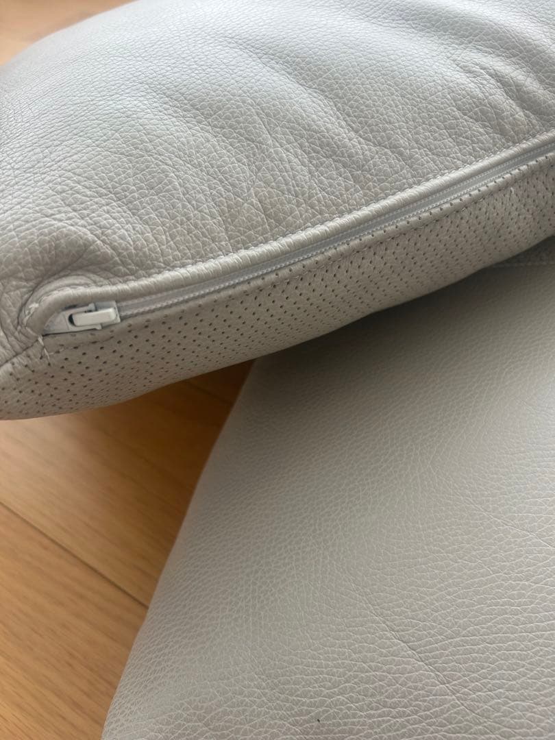 B&B Italiaライトグレー本皮革 クッション 2個セット