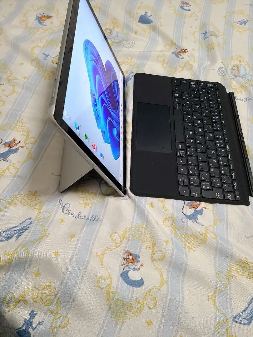 Windowsタブレット本体 Surface GO2 model:1926 Core M3 8GB/128GB