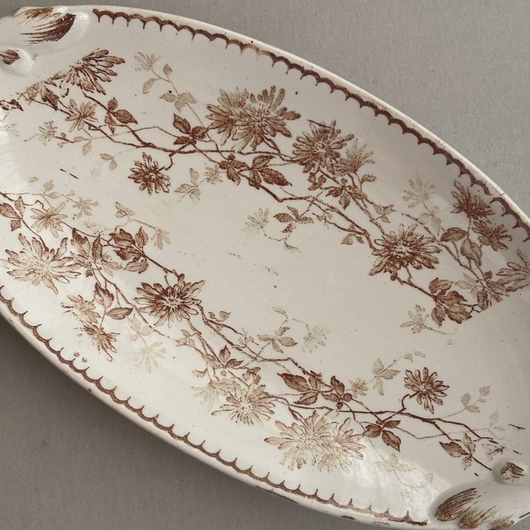 フランスアンティーク クレイユモントロー ブラウンの花模様が美しいラヴィエ