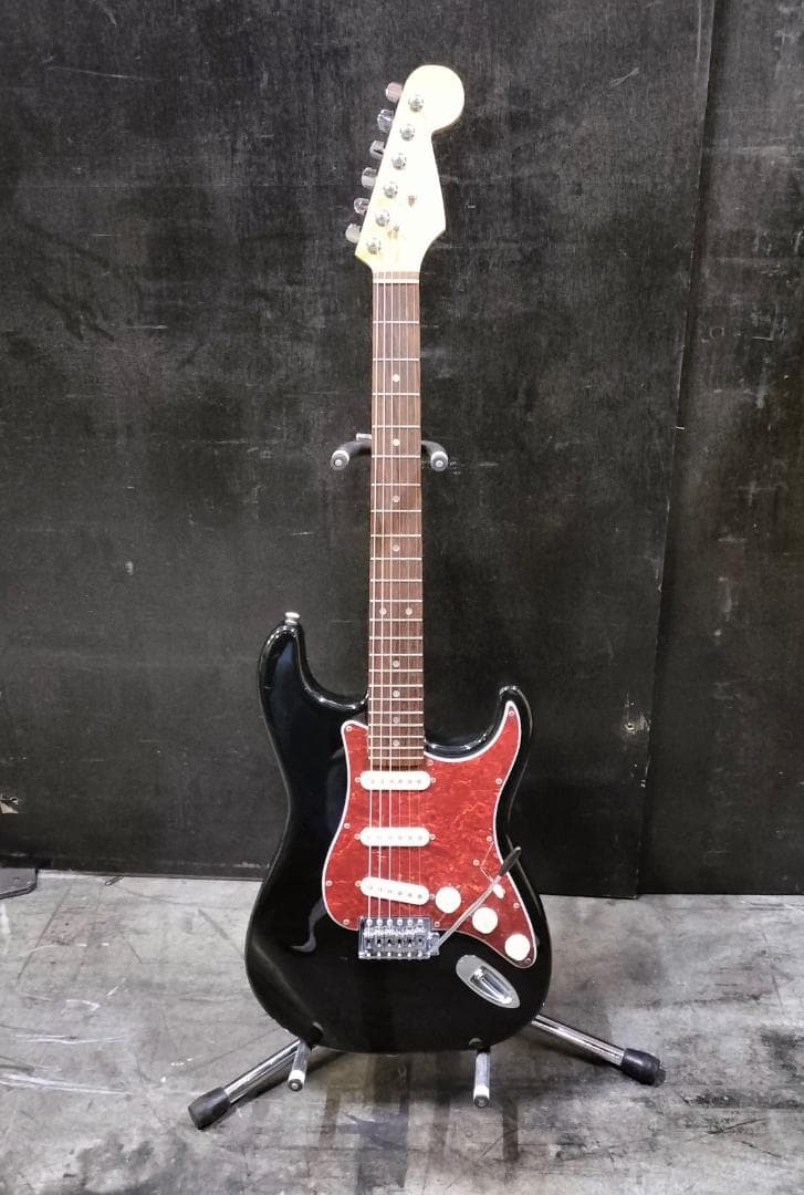 エレキギター ストラトキャスター 新品シールドのおまけ付きw/ケース