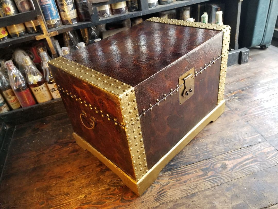 中世ゴシック　ウッド　トレジャー　チェスト　ピッグスキン　豚革　油絵　真鍮　宝箱