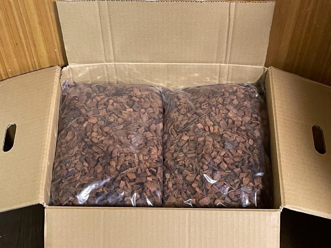 (セール価格８日まで)　２Ｓ約２００Ｌヤシガラ　ハスクチップ